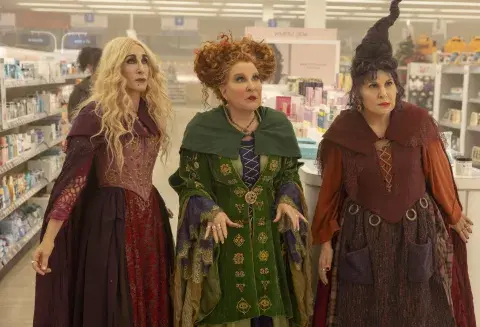 Tres brujas perdidas en la cotidianeidad del siglo XXI. Tres brujas perdidas en la cotidianeidad del siglo XXI.