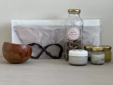 Con el cordón umbilical se puede hacer tintura madre y arte significativo entre otras posibilidades