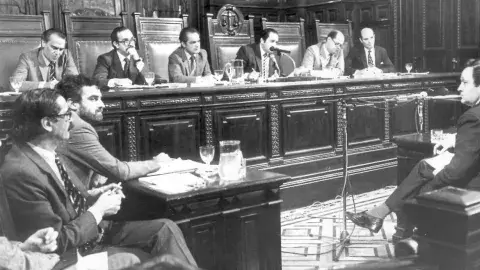 El Juicio a las Juntas, el primer proceso oral y público en Buenos Aires. El Juicio a las Juntas, el primer proceso oral y público en Buenos Aires.