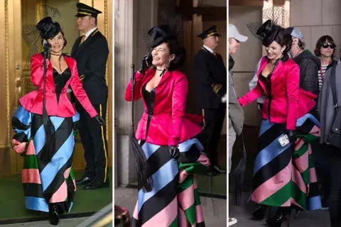 Casi como salida de un capítulo de The Gilded Age, Kristin Davis la rompe con su look. Casi como salida de un capítulo de The Gilded Age, Kristin Davis la rompe con su look.