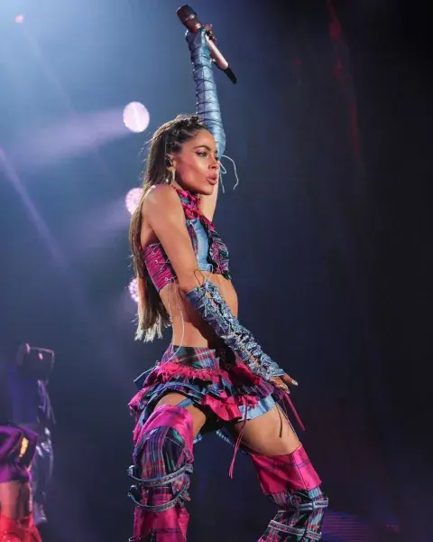Tini Stoessel durante su show. Tini Stoessel durante su show.
