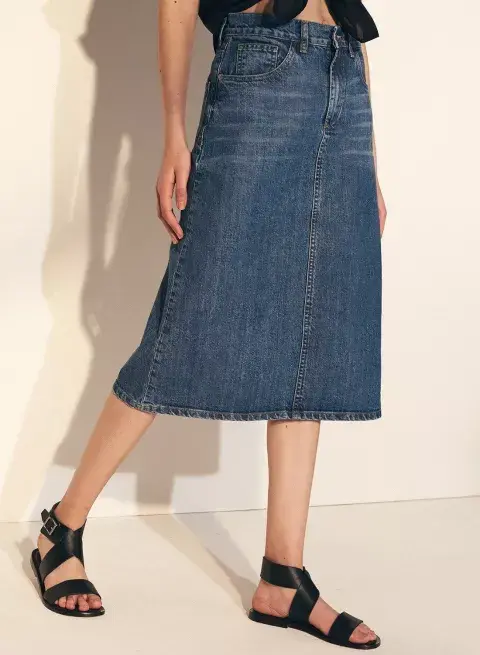 FALDA DE DENIM MIDI, ETIQUETA NEGRA $17.000. FALDA DE DENIM MIDI, ETIQUETA NEGRA $17.000.