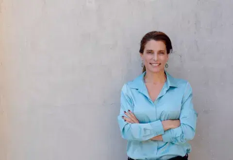 Helena Estrada, autora de "Dueña de tu dinero" Helena Estrada, autora de "Dueña de tu dinero"