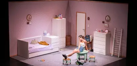 Una casa llena de agua, escrita por Tamara Tenenbaum y dirigida por Andrea Garrote Una casa llena de agua, escrita por Tamara Tenenbaum y dirigida por Andrea Garrote