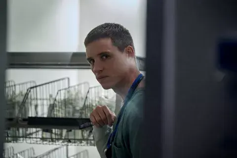 Actualmente, Charlie Cullen cumple 11 cadenas perpetuas consecutivas. Actualmente, Charlie Cullen cumple 11 cadenas perpetuas consecutivas.