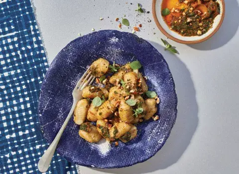 Ñoquis con pesto de tomates secos