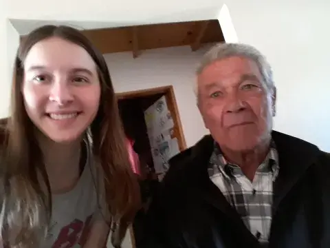 Valentina con su abuelo Osvaldo Valentina con su abuelo Osvaldo