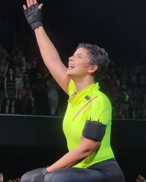Nathy Peluso no aguantó la emoción y felicidad de estar frente a su público argentino. Nathy Peluso no aguantó la emoción y felicidad de estar frente a su público argentino.