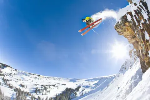 Aspen, un destino ideal para ir a esquiar en temporada baja. Aspen, un destino ideal para ir a esquiar en temporada baja.