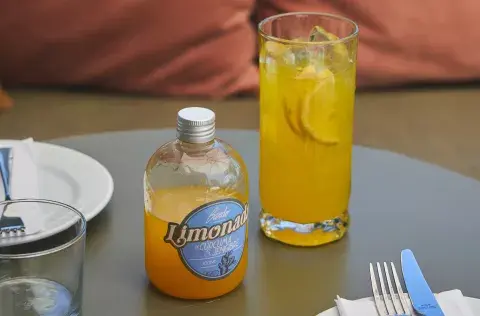 Bocha y una limonada espectacular Bocha y una limonada espectacular