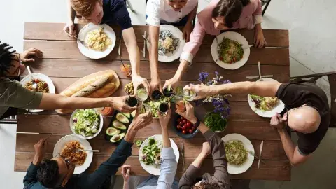 Una gran ventaja social del flexitarianismo es que se adapta a cualquier encuentro Una gran ventaja social del flexitarianismo es que se adapta a cualquier encuentro