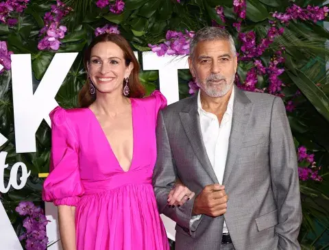 Julia Roberts y George Clooney en la premiere de Ticket to Paradise. Julia Roberts y George Clooney en la premiere de Ticket to Paradise.