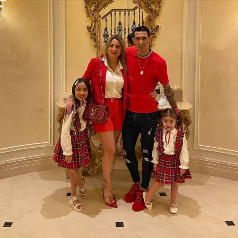 La historia de amor de Ángel Di María y Jorgelina Cardoso. La historia de amor de Ángel Di María y Jorgelina Cardoso.