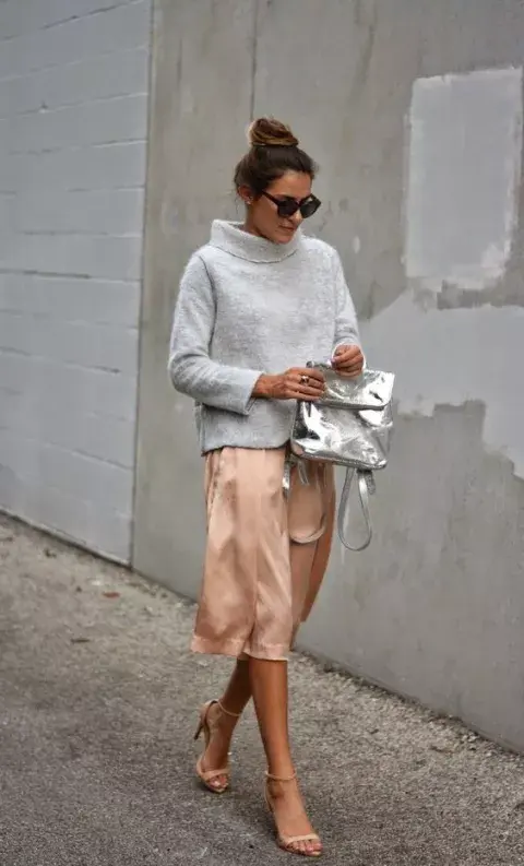 Pollera midi con mochila plateada