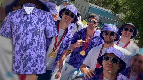 camisa_violeta.jpg camisa_violeta.jpg