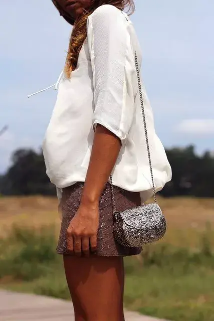 Minifalda con cartera cofre