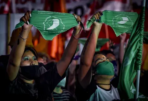 A dos años de la ley del aborto: exigen su plena implementación en todo el país. A dos años de la ley del aborto: exigen su plena implementación en todo el país.