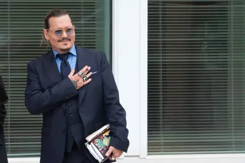 Johnny Depp donará el dinero que ganó en el juicio contra Amber Heard. Johnny Depp donará el dinero que ganó en el juicio contra Amber Heard.