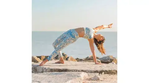 Las prendas de Luleå Mindful está diseñada especialmente para practicar yoga Las prendas de Luleå Mindful está diseñada especialmente para practicar yoga
