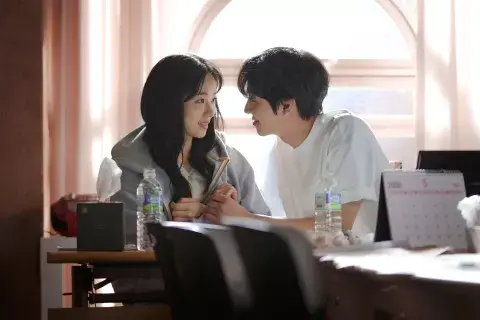 A Time Called You es otro de los grandes anuncios de Netflix.