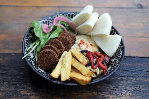 Un plato de Las Cuevas Un plato de Las Cuevas