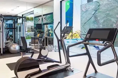 El gimnasio de la mansión de Shakira y Piqué en Barcelona. El gimnasio de la mansión de Shakira y Piqué en Barcelona.
