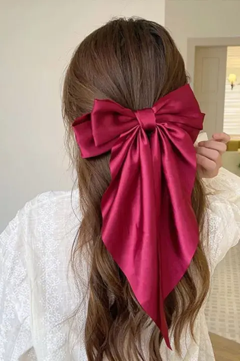 El max también funciona para los looks más formales. El max también funciona para los looks más formales.