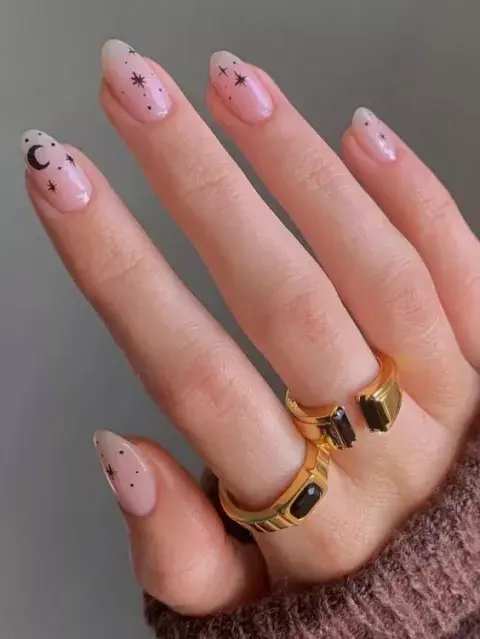 Si te gustan los diseños lunares. Si te gustan los diseños lunares.