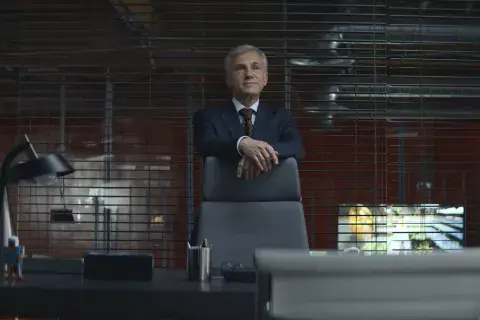 Christoph Waltz es el gran protagonista de The Consultant. Christoph Waltz es el gran protagonista de The Consultant.