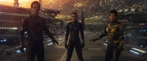 Cassie en plena acción, haciendo equipo con Ant-Man y The Wasp. Cassie en plena acción, haciendo equipo con Ant-Man y The Wasp.