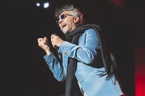Fito Páez anunció una nueva fecha en el estadio Vélez. Fito Páez anunció una nueva fecha en el estadio Vélez.