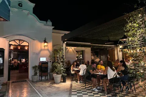 City Bell se volvió un polo gastronómico ideal para visitar en una escapada.