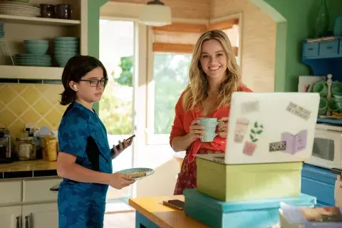 Reese Witherspoon protagoniza y produce esta nueva comedia romántica. Reese Witherspoon protagoniza y produce esta nueva comedia romántica.