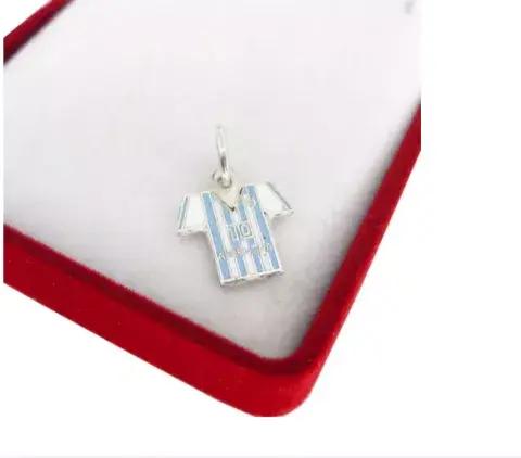 Dije de camiseta de fútbol de plata 925, Entre Joyas $4990 Dije de camiseta de fútbol de plata 925, Entre Joyas $4990