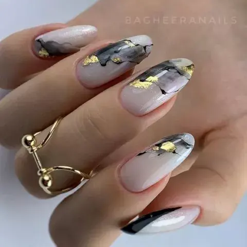 Si te gustan largas y con toques de dorado.