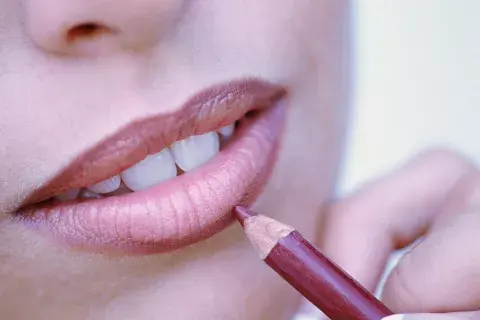 Delineado de labios, una tendencia que vuelve. Delineado de labios, una tendencia que vuelve.