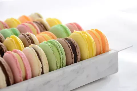 Crujientes y suaves, los macarons artesanales de Mada Patisserie. Crujientes y suaves, los macarons artesanales de Mada Patisserie.