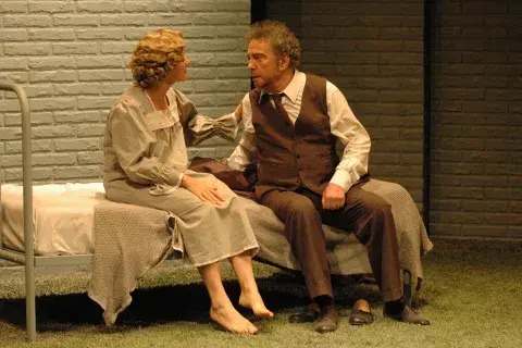 María Onetto actuando junto a Alfredo Alcón. María Onetto actuando junto a Alfredo Alcón.