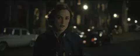 Keira Knightley en la piel de la periodista investigadora Loretta McLaughlin. Keira Knightley en la piel de la periodista investigadora Loretta McLaughlin.