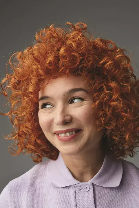 Los rulos de Natalia son parte de su naturaleza.