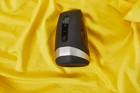 Masturbador y vibrador para personas con pene. Masturbador y vibrador para personas con pene.