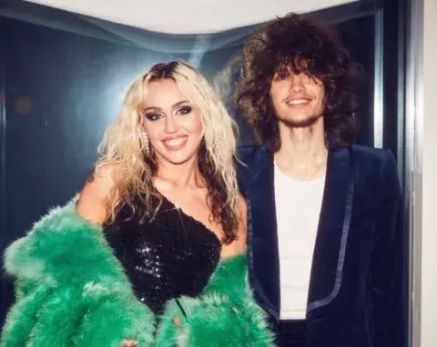Miley y Maxx Morando, su nuevo novio. Miley y Maxx Morando, su nuevo novio.