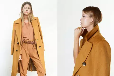 París by Flor Monis tiene un hermoso tapado color tostado. París by Flor Monis tiene un hermoso tapado color tostado.