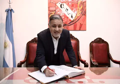 Fabián Domán renunció a la presidencia de Independiente. Fabián Domán renunció a la presidencia de Independiente.
