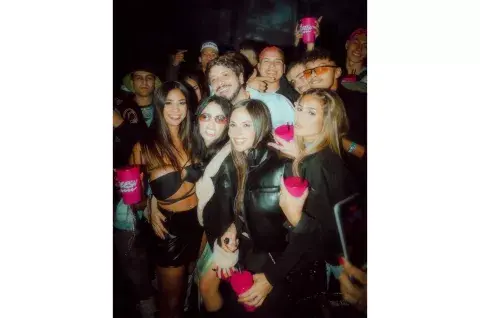Lali se sacó una foto con los exparticipantes de Gran Hermano Lali se sacó una foto con los exparticipantes de Gran Hermano
