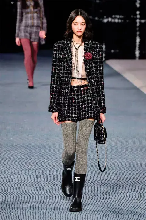pasarelabotas.jpg