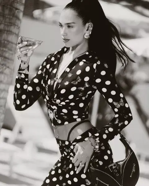 Dua Lipa.