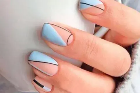 Combinando diferentes colores y diseños, las líneas siempre dan un toque sofisticado. Combinando diferentes colores y diseños, las líneas siempre dan un toque sofisticado.
