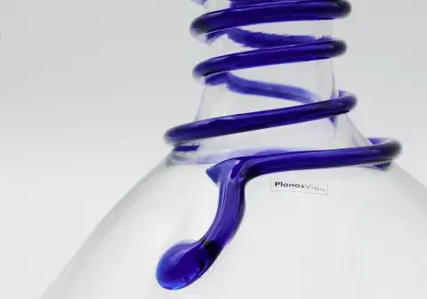 Pieza única de diseño en vidrio. Pieza única de diseño en vidrio.
