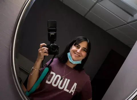 Jacinta Lagos es documentalista de partos y doula en EE.UU. Jacinta Lagos es documentalista de partos y doula en EE.UU.
